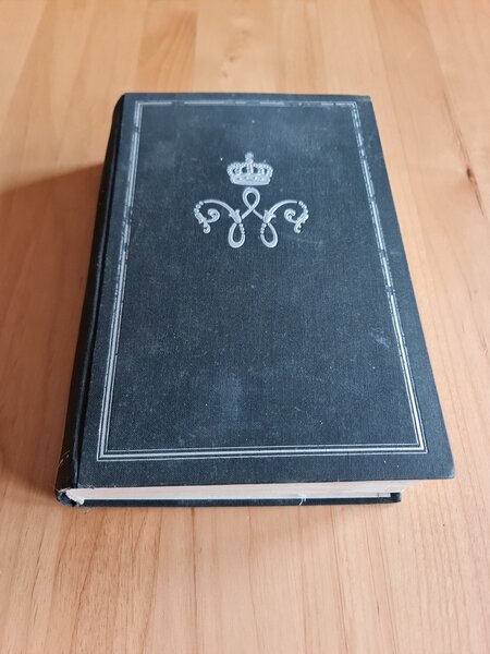 AQ025